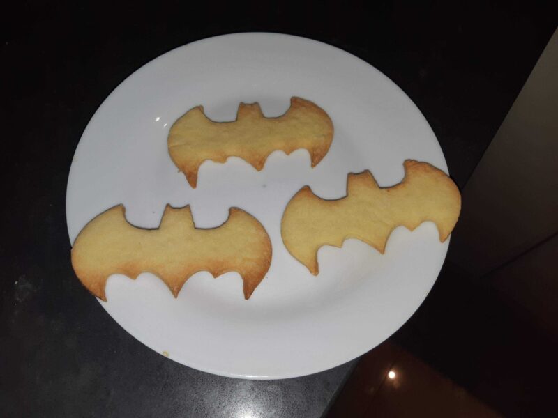 Batman Kurabiye Kesici Kesme Aparatı Hamur Kalıbı Bisküvi Kalıp - Görsel 2