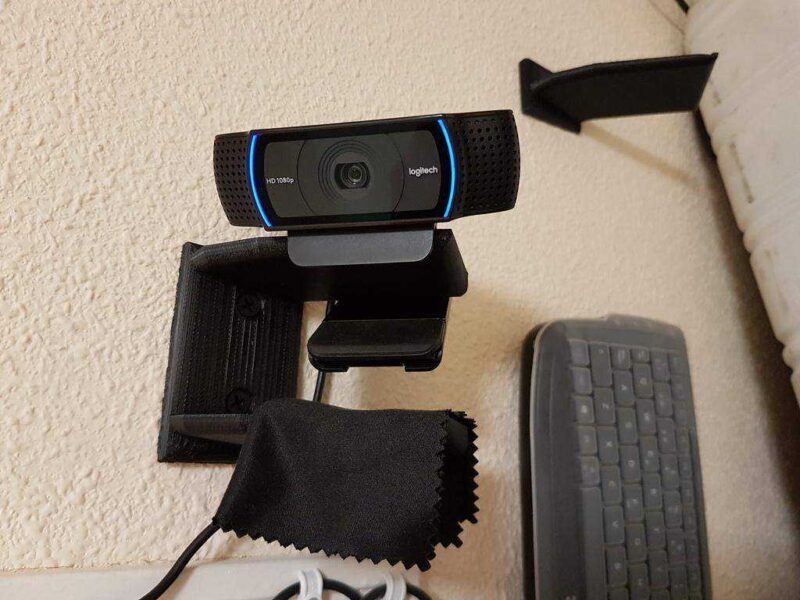 Köşede Logitech C920 Webcam Duvara Monte (45O Da Destek) Plastik Aparat - Görsel 2