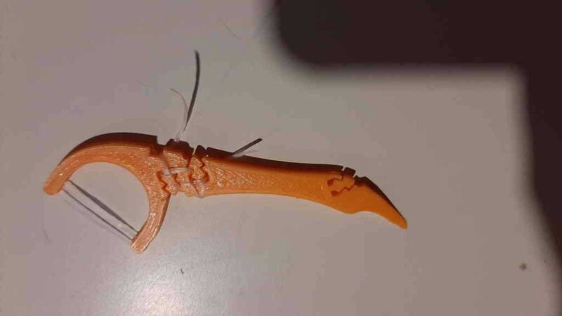 Yine Başka Bir Yeniden Kullanılabilir Diş İpi Çubuğu Plastik Aparat - Görsel 4