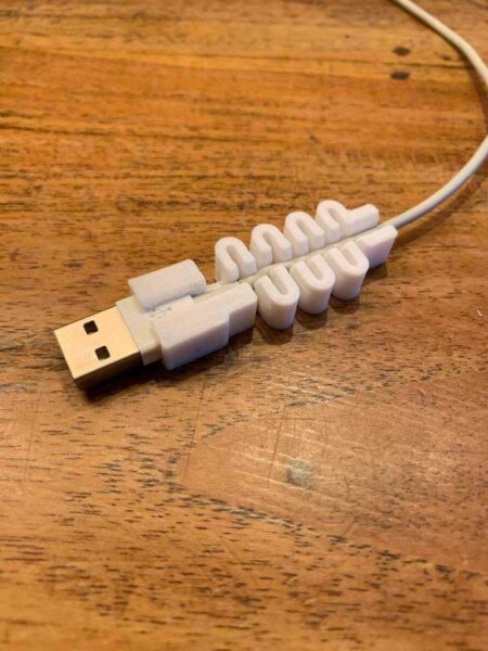 Apple USB Kablo Koruyucu Güçlendirilmiş Aksesuar Holder