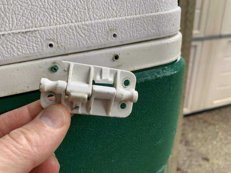 Buz Göğüs İçin Değiştirme Menteşeleri (Igloo Soğutucu) Plastik Aparat - Görsel 3