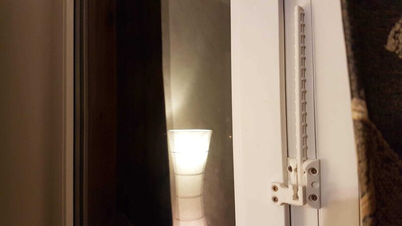 kapı veya pencere mandalı pozisyon tutucusu  Organik Plastikten