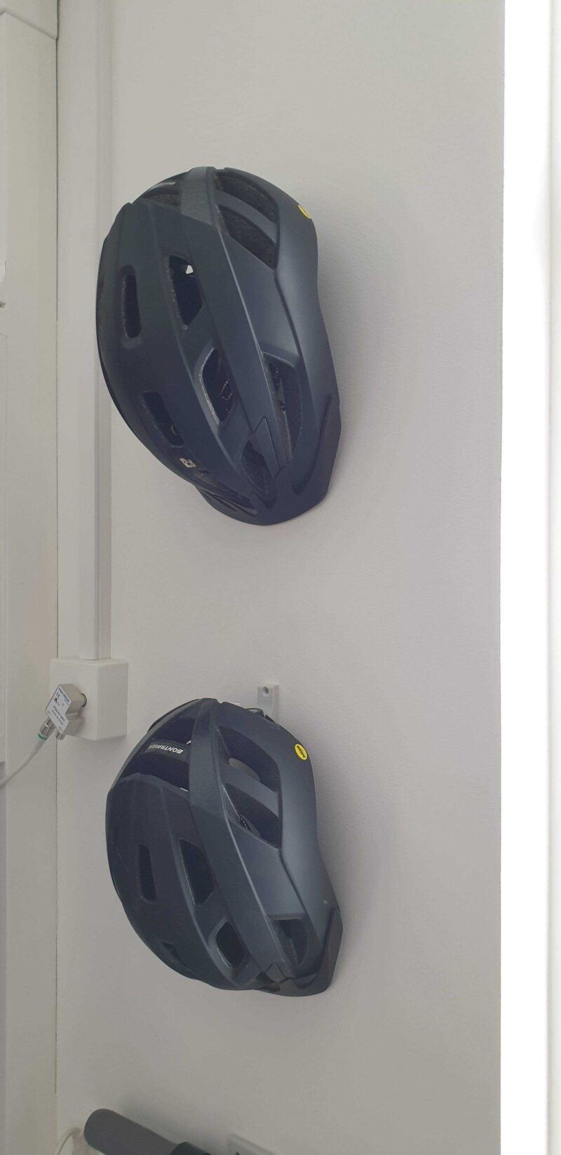 Duvara Monte Edilen Bisiklet Motosiklet Kask Asma Takma Kanca - Görsel 3