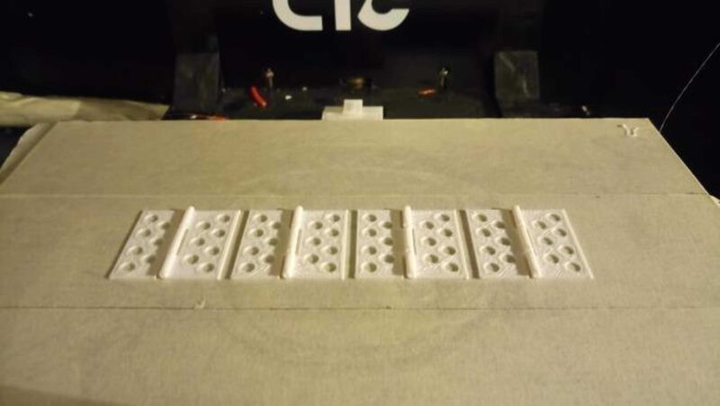 R / C-Uçak İçin Menteşe Plastik Aparat - Görsel 3