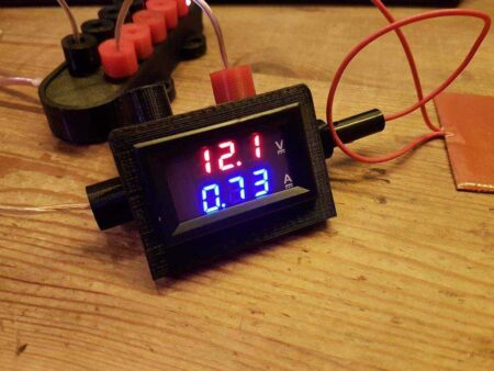 Hatta Küçük 10A Led Masa Amper / Volt Metre Konut 4Mm Muz Terminalleri İle Plastik Aparat