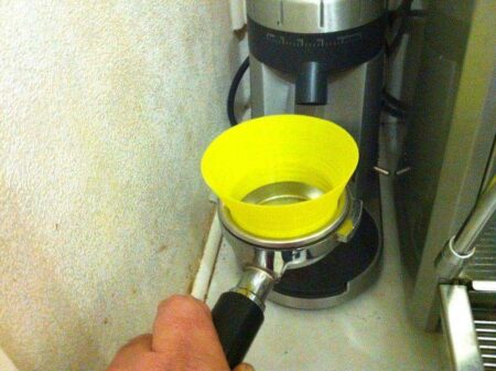 Espresso Kahve Öğütücü Hunisi Organik Plastikten Aparatı
