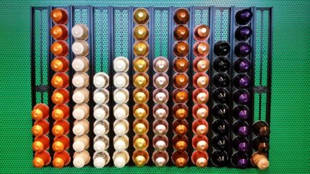 Manyetik Nespresso Kapsül Duvar Tutucu Plastik Aparat