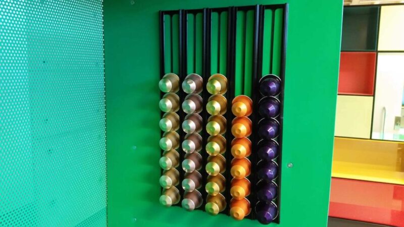 Manyetik Nespresso Kapsül Duvar Tutucu Plastik Aparat - Görsel 2