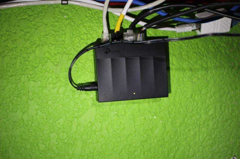 Tp-Link Anahtar Ls1005G Duvar Montajı Plastik Aparat - Görsel 4