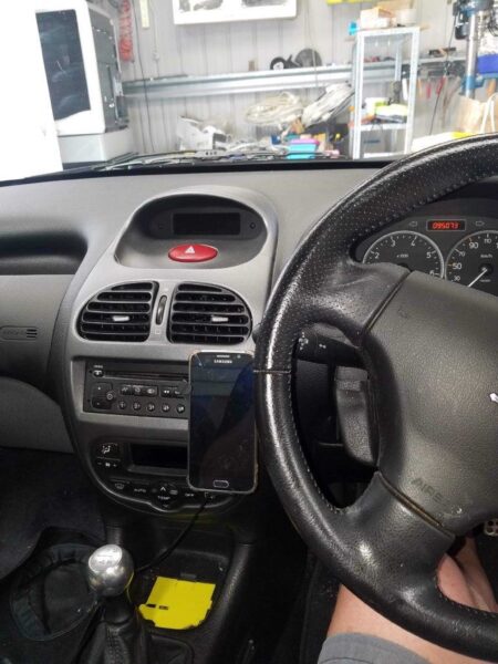 Peugeot 206 Telefon Tutucu Plastik Aparat