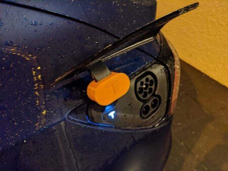 Tesla Model 3 İçin Ccs Kapağı Plastik Aparat