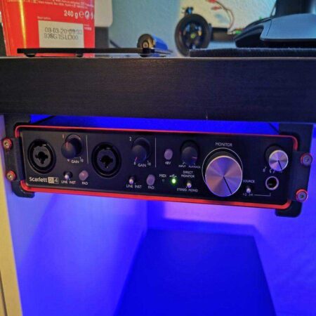 Focusrite Scarlett 2I4 Masa Braketleri Plastik Aparat