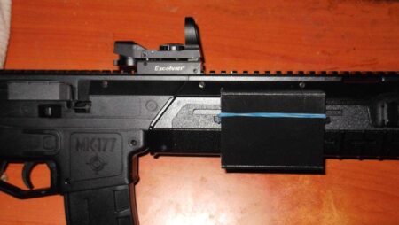 Crosman Mk-177 Siyah Hava Tüfeği İçin Harici Pelet Tutucu - .177 Pelet / 4.5Mm Bb Plastik Aparat