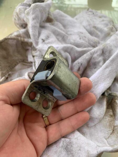 W123 Kapı Kilidi Plastik Aparat