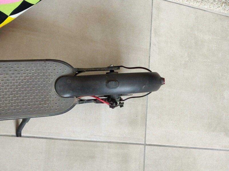 Xiaomi Scooter M365 Arka Çamurluk Takma Aparatı  Aksesuar - Görsel 2