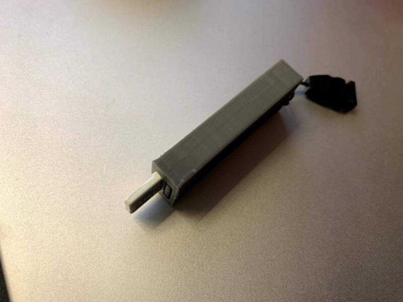 Yubikey Çift Sürgülü Koruyucu Kapak Plastik Aparat - Görsel 3