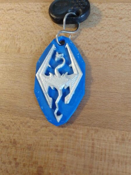 Skyrim Logo 3D Anahtarlık Plastik Aparat
