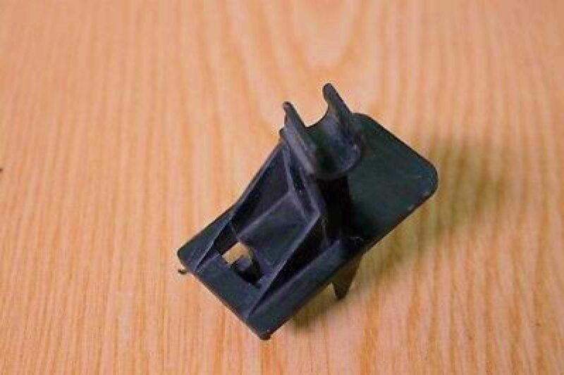 Toyota Avensis Hood Bonnet Hold Stick Tutucu Plastik Aparat - Görsel 3