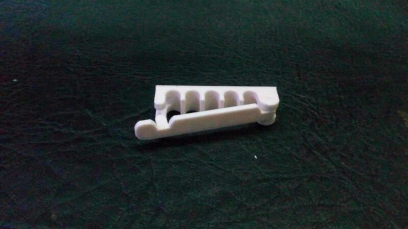 Yan Masa Kablo Tutacağı Plastik Aparat