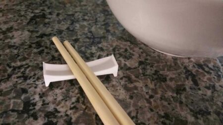 Yemek Çubukları Dinleniyor Plastik Aparat