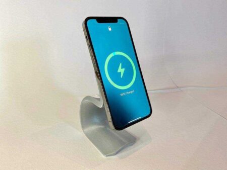 İphone 12 Yüzen Magsafe Standı Plastik Aparat