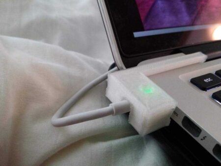 Apple Magsafe2 Tutucu Apple Macbook Pro 13 İnç Retina Modeli Plastik Aparat