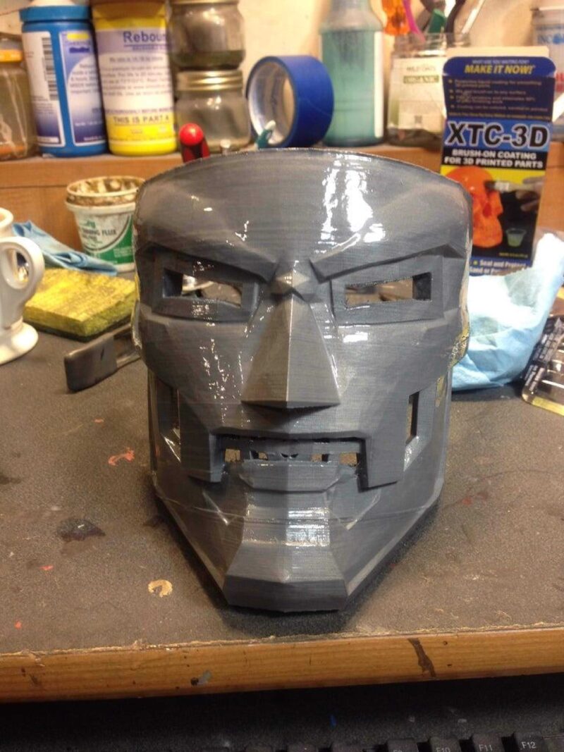 Dr Doom Maskesi Düzgün Plastik Aparat - Görsel 2