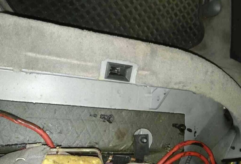 Audi A4 B5 Arka Koltuk Klipsi Plastik Aparat - Görsel 4