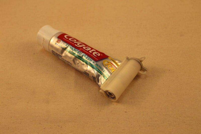 Diş Macunu İtici Plastik Aparat - Görsel 2