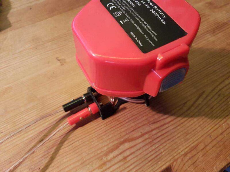 Makita 1220 Batarya Şarj Cihazı / Powerbank - Makita 1220 Akku Ladeherfer / Powerbank Plastik Aparat - Görsel 4