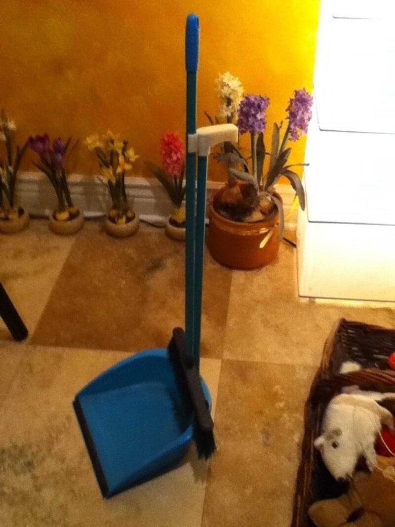 Toz Tavası Ve Süpürge İçin Klip Plastik Aparat