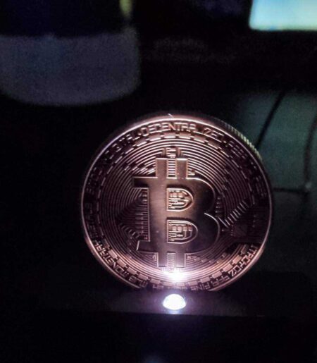 Led İle Bitcoin Monitör Plastik Aparat