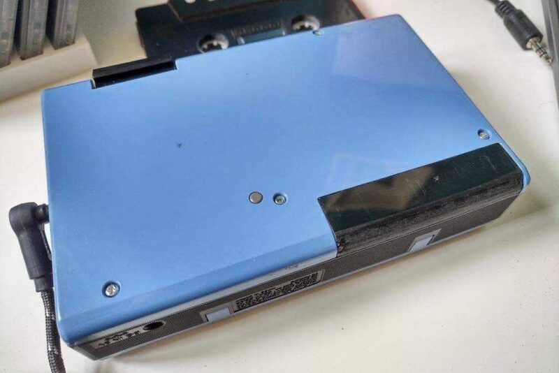 Sony Walkman Batteryoor Plastik Aparat - Görsel 3