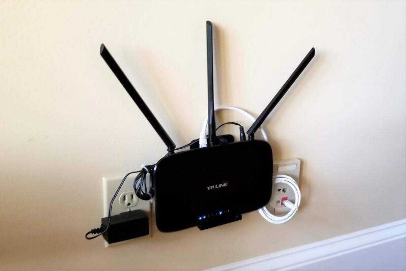 Tp-Link Tl-Wr940N Duvar Montajı Plastik Aparat