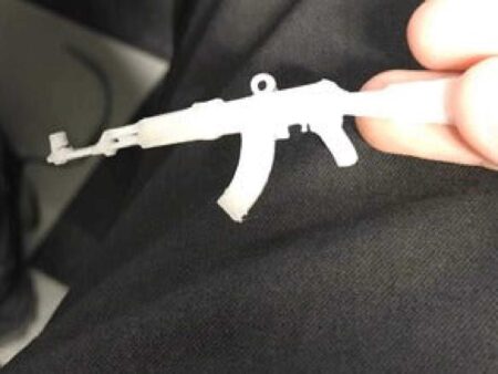 AK-47 Keleş Kolye veya Anahtarlık Organik Plastikten Oyuncak