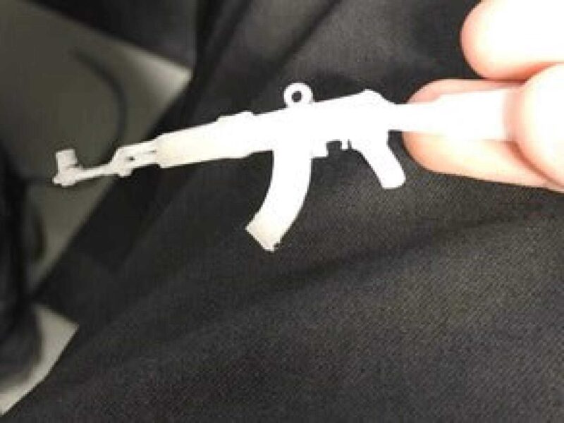 AK-47 Keleş Kolye veya Anahtarlık Organik Plastikten Oyuncak