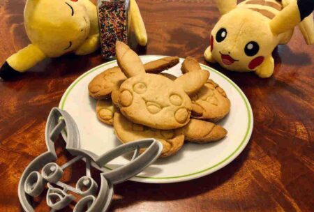 Pokemon Merkezi Pikachu Kurabiye Kesici Kalıp Plastik Aparat