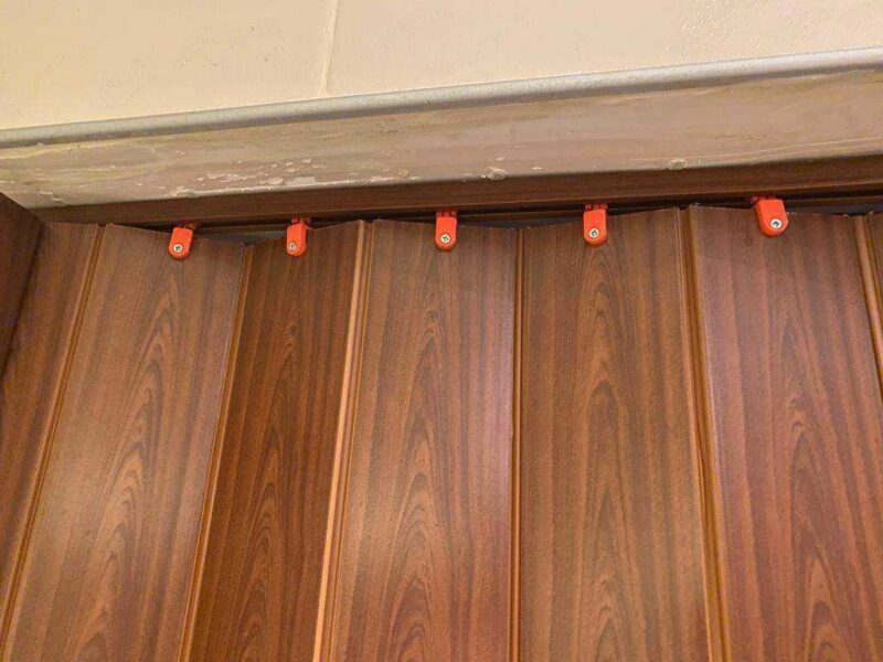 Akordeon Kapı Tekerleği Plastik Aparat - Görsel 2