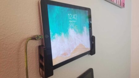 İpad / Android Tablet Ve Telefon Basit Duvara Montaj Plastik Aparat