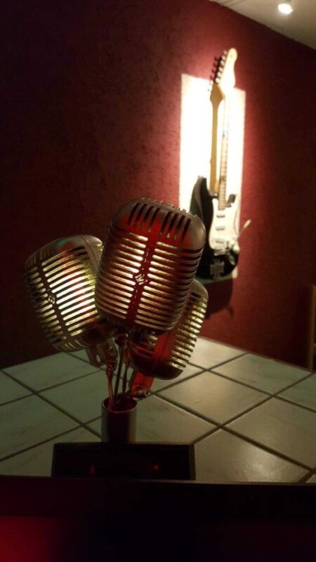 Retro Mikrofon 1951 Led Işık Plastik Aparat
