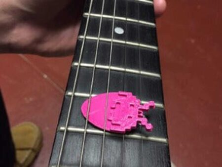 Space Invader Gitar Pena 1 adet Parmak Koruyucu Aparat