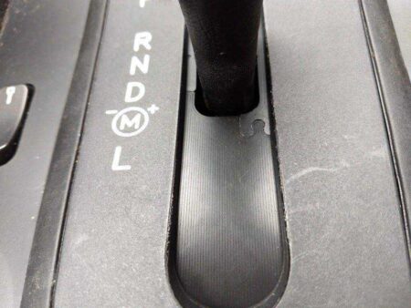 Saab 9-5 Jaluzi (Otomatik Değiştirici Kapağı) Plastik Aparat