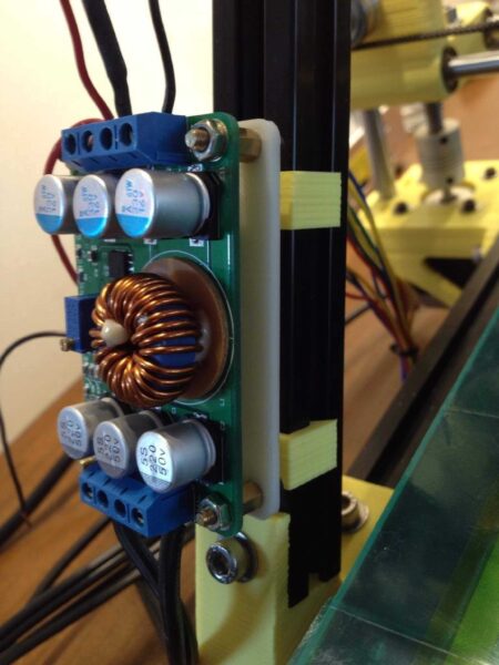 Ultibots 24V-To-12V Dönüştürücü Tutucu Plastik Aparat