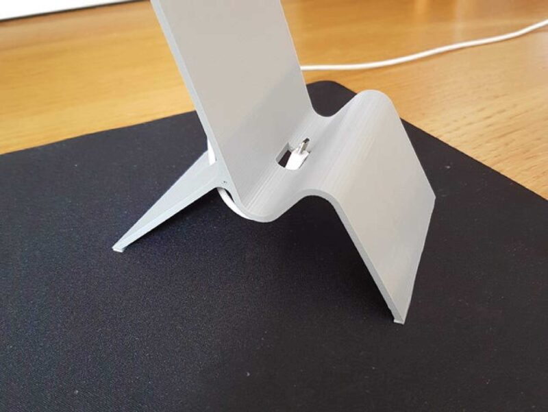 Masaüstü Şarj Aleti Girişi olan Telefon Tutucu Stand Kablo Koruyu - Görsel 3