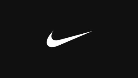 Nike Logosu Plastik Aparat