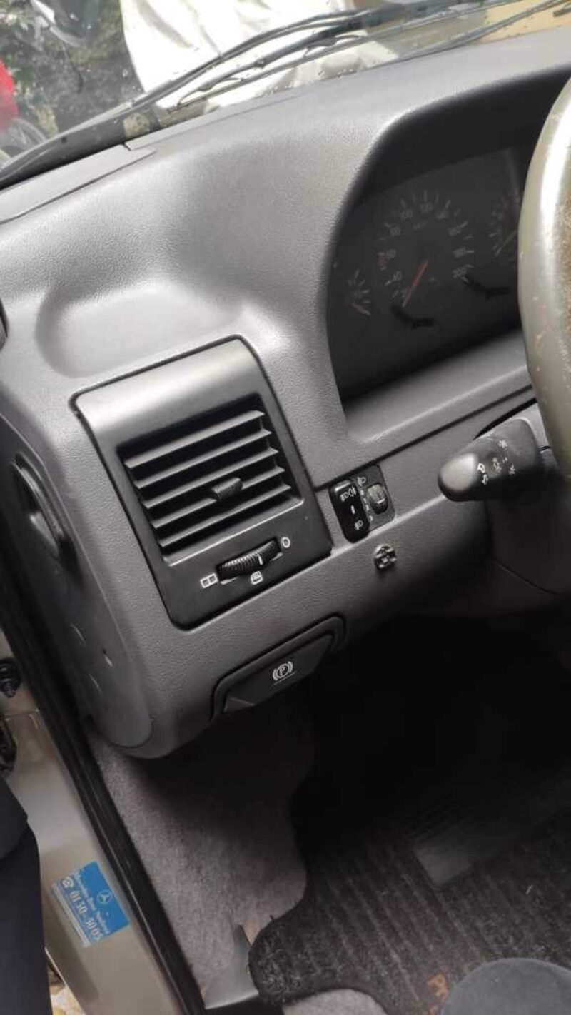 Mercedes Benz Vito W638/1 Ön Havalandırma Nozul İç Yatay Kanatlar Plastik Aparat - Görsel 3