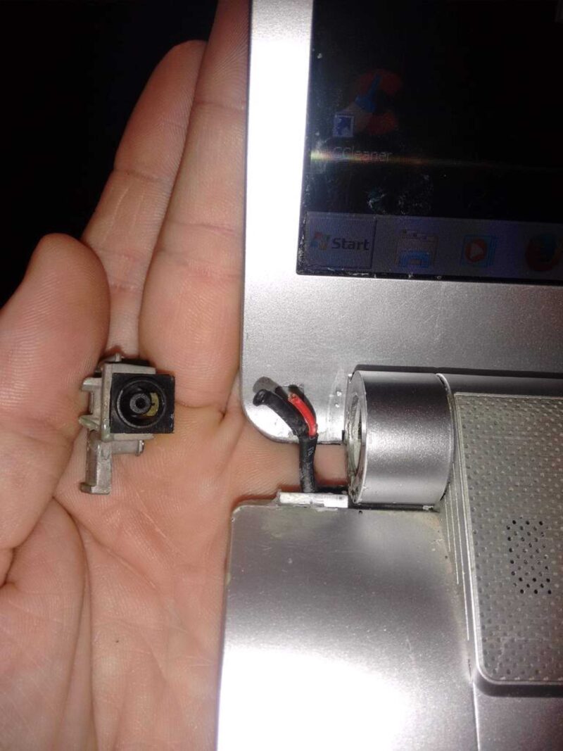 Sony Vaio Laptop Güç Jack Port Kapağı Plastik Aparat