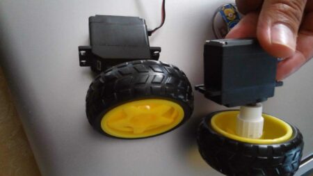 Rc Servo Ya Sarı Dc Motor Tekerlek Adaptörü Robotlar İçin Plastik Aparat