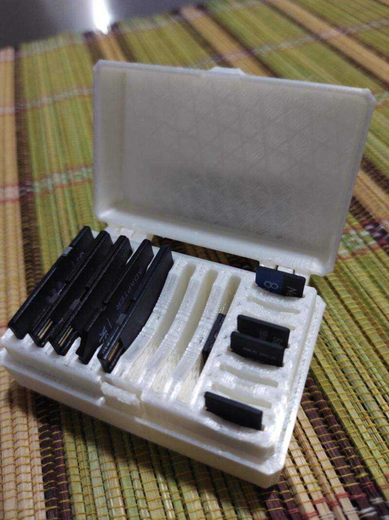 Menteşeli SD ve Micro SD Kart Kutusu - 16 Yuva - Hepsi Bir Arada - Görsel 4