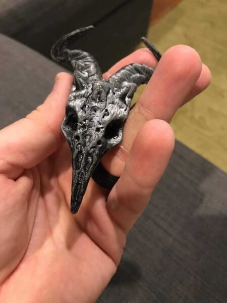 Goatish Skull Totem Plastik Aparat